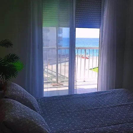 Pilons, Primera Linea De Mar Apartment Salou
